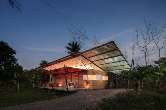 House V, Costa Rica, vernacular architecture, Arkosis, natural light, polycarbonate, green architecture, wooden deck