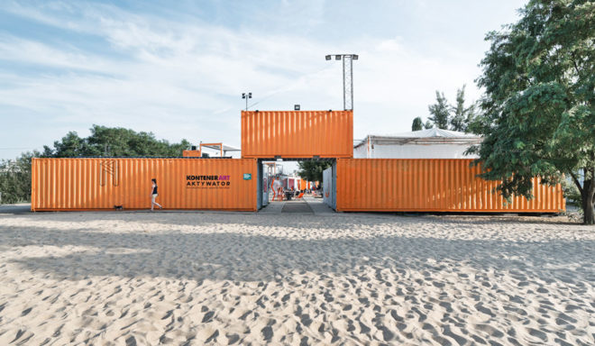 KontenerART, shipping containers, communal spaces, reused shipping containers, temporary installation, Agnieszka Owsiany, Adam Wiercinski, Borys Wrzeszcz, green architecture, exhibition spaces