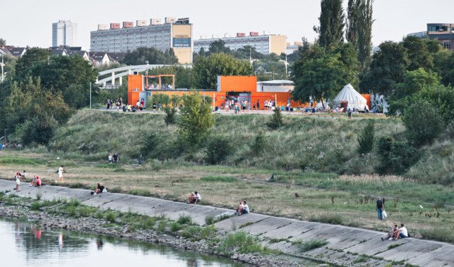 KontenerART, shipping containers, communal spaces, reused shipping containers, temporary installation, Agnieszka Owsiany, Adam Wiercinski, Borys Wrzeszcz, green architecture, exhibition spaces