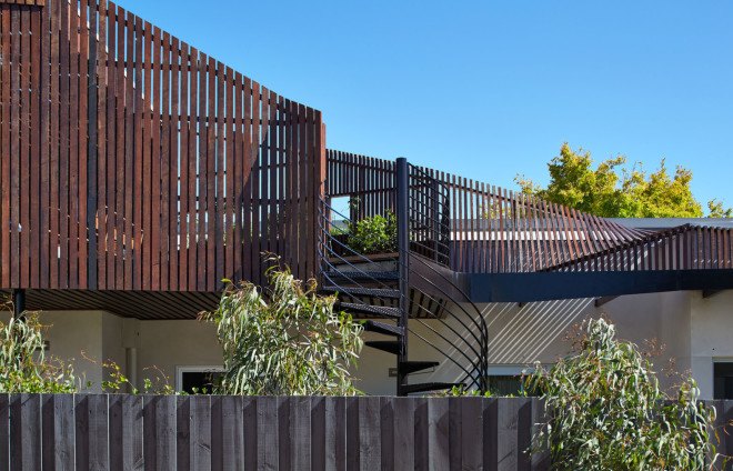 Mosman Bay House, iredale pedersen hook architects, naturally weathering materials, natural ventilation, natural cooling, Australia, green architecture, swimming pool, garden, natural materials, timber facade, passive heat gain