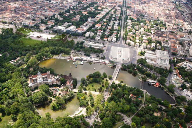 napur architect, museum, museum of ethnography, budapest, hungary, gate of the city park, István Ferencz, Marcel Ferencz, György Détári, green roof, modern design