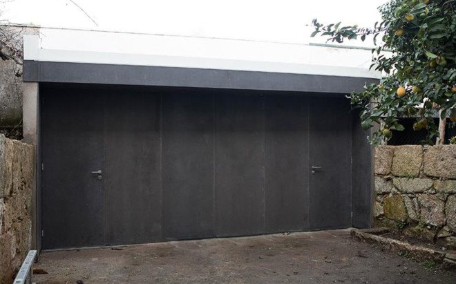 RT House, Porto, A2OFFICE, green renovation, natural light, clerestory windows, lighting system, patio, interactive space