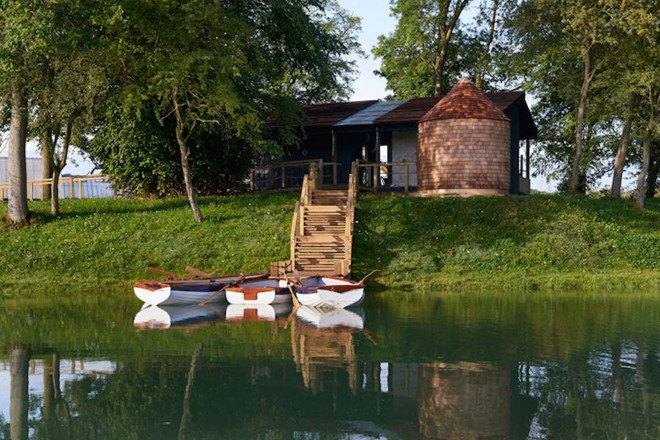 Michaelis Boyd, Soho House, Soho Farmhouse, England, countryside retreat, green retreat, London, private club, green architecture, infinity pool, communal spaces, mezzanine, sauna, kids playground, cabins