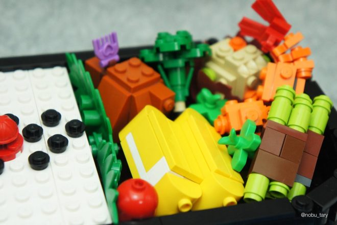 Tary, LEGO food, LEGO junk food, LEGO tempura, LEGO pizza, melted cheese pizza, mouthwatering sculptures