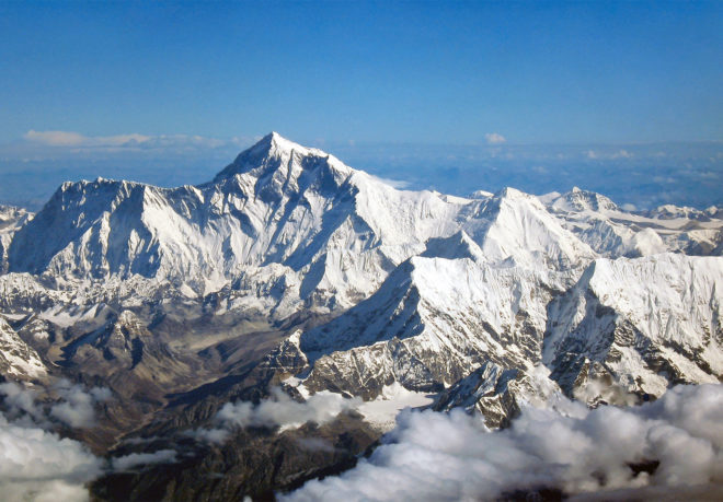 mt everest, mount everest, nepal, tibet, mountain climbers, mountain climbing, everest climbing season, avalanches, earthquakes, everest deaths