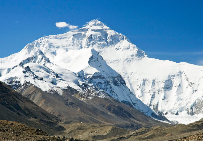 mt everest, mount everest, nepal, tibet, mountain climbers, mountain climbing, everest climbing season, avalanches, earthquakes, everest deaths