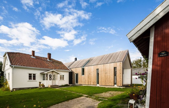 Øvre Tomtegate 7, farmhouse, green extension, Norway, Link Arkitektur, renovated farmstead, gable-roofed, Kebony, sustainable wood, natural light, green renovation, green architecture