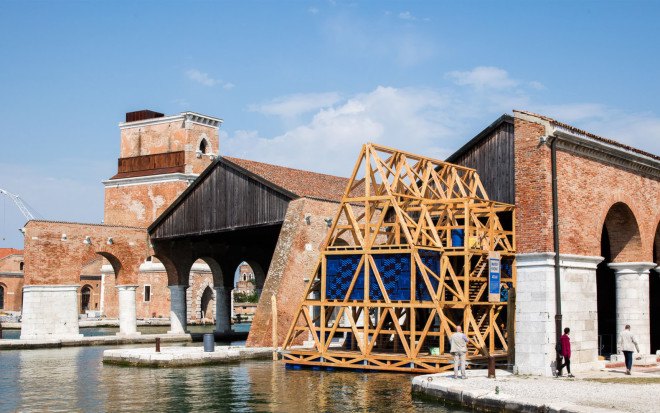 Makoko Floating School, floating pavilion, flood-proof building, prefab school, Africa, prefab, Kunlé Adeyemi | NLÉ, Venice Architecture Biennale, green architecture, disaster-proof building, flooding, waterfront