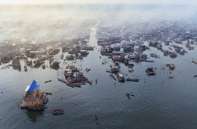 Makoko Floating School, floating pavilion, flood-proof building, prefab school, Africa, prefab, Kunlé Adeyemi | NLÉ, Venice Architecture Biennale, green architecture, disaster-proof building, flooding, waterfront