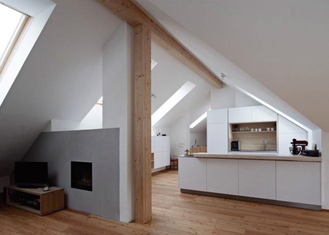 House MK by Hammerschmid Pachl Seebacher Architekten, converted farmhouse, renovated farmhouse, farmhouse modern extension
