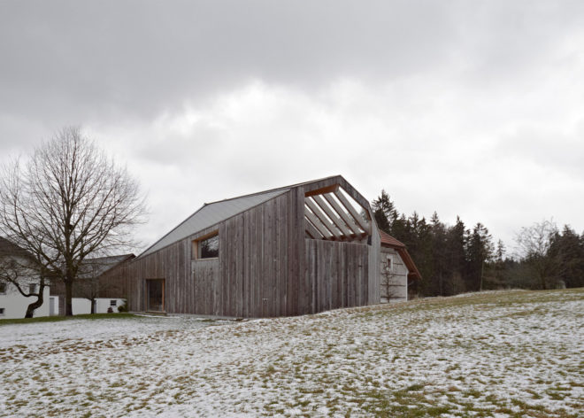 House MK by Hammerschmid Pachl Seebacher Architekten, converted farmhouse, renovated farmhouse, farmhouse modern extension