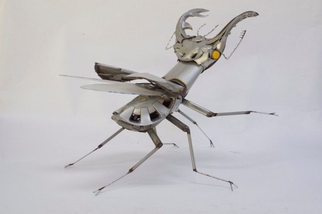 Hubcap creatures by Ptolemy Elrington, hubcap sculpture, recycled hubcaps, upcycled hubcaps. hubcap animal sculptures