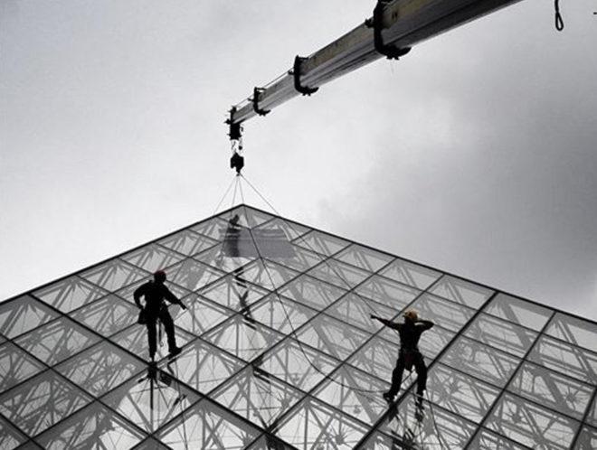 france, musee de louvre, louvre museum, jr, art installations, photography, street art, street artist jr, louvre pyramid