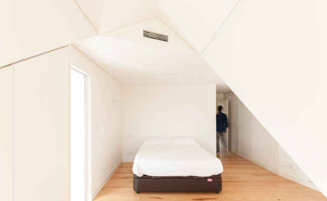 Necessidades House, Fragmentos de Arquitectura, green renovation, Lisbon, adaptive reuse, restoration, patio, open-plan layout, outdoor living
