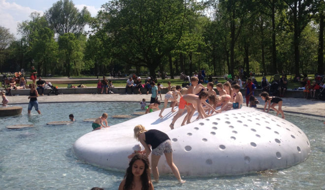 Oosterpark Paddling Pool, Carve architects, urban parks, Amsterdam, green renovation, design for kids, paddling pool, green architecture, LED lights, green lighting
