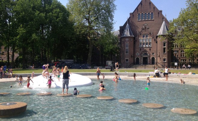 Oosterpark Paddling Pool, Carve architects, urban parks, Amsterdam, green renovation, design for kids, paddling pool, green architecture, LED lights, green lighting