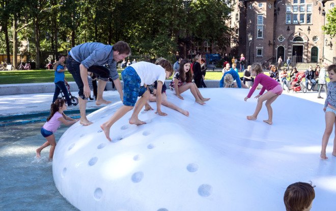 Oosterpark Paddling Pool, Carve architects, urban parks, Amsterdam, green renovation, design for kids, paddling pool, green architecture, LED lights, green lighting