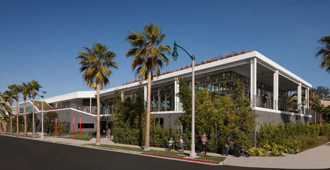 Playa Vista Recreational Center, Los Angeles, energy efficient building, recreational center, LEED Platinum certification, fitness facility, Rios Clementi Hale Studios, Los Angeles Business Council (LABC), green architecture, passive cooling, natural ventilation, internal courtyards, solar panels, drought-tolerant plants, green roof, swimming pool