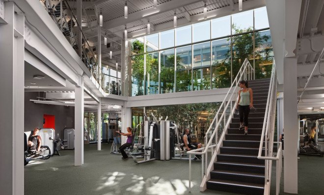 Playa Vista Recreational Center, Los Angeles, energy efficient building, recreational center, LEED Platinum certification, fitness facility, Rios Clementi Hale Studios, Los Angeles Business Council (LABC), green architecture, passive cooling, natural ventilation, internal courtyards, solar panels, drought-tolerant plants, green roof, swimming pool