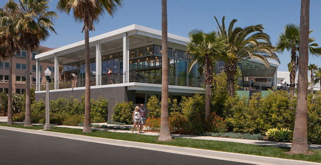 Playa Vista Recreational Center, Los Angeles, energy efficient building, recreational center, LEED Platinum certification, fitness facility, Rios Clementi Hale Studios, Los Angeles Business Council (LABC), green architecture, passive cooling, natural ventilation, internal courtyards, solar panels, drought-tolerant plants, green roof, swimming pool