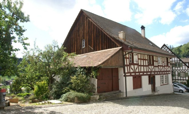 House Ledenmann, Switzerland, historical building, half-timbered building, green renovation, green architecture, mutin window, bay window, vaulted ceiling, L3P Architekten