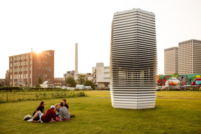 dan roosegaarde, smog free project china, smog free project, smog free tower, smog sucking tower, smog free jewelry, air purifier, air pollution, beijing, kickstarter, crowdfunding, rotterdam