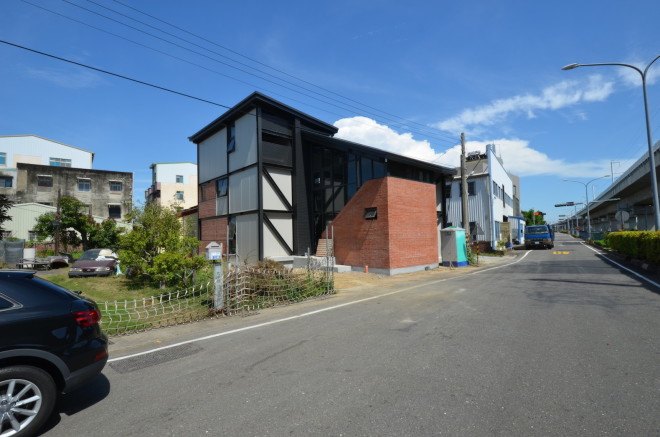 Spring House by Wu & Liu Architects, Spring House by WLA, Spring House in Tainan, solar power in Tainan, solar powered architecture in Taiwan, disaster ready architecture Taiwan,