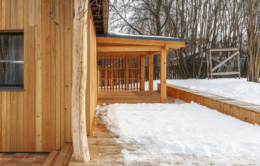 Tarusa renovated house, PROJECT905, cottage renovation, wooden structure, wooden architecture, green renovation, Russia, bay windows, veranda, wooden frame