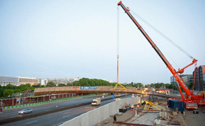 Claude Bernard overpass, DVVD, Paris, pedestrian bridge, Paris, wooden bridge, pedestrian-friendly architecture, timber bridge, green architecture, timber