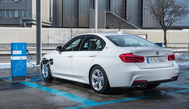 BMW, BMW 3 Series, electric 3 Series, BMW electric car, BMW i3, BMW i8, Tesla, Tesla Model 3, electric car, electric motor, green car, green transportation , lithium-ion battery