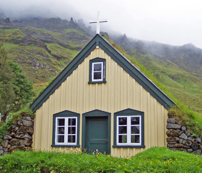 Hofskirkja church, turf church, island turf church, earth-bermed houses, earthen architecture, Icelandic turf churches, Iceland turf homes, green infused homes, green roof, sod-topped longhouses,
