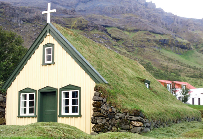 Hofskirkja church, turf church, island turf church, earth-bermed houses, earthen architecture, Icelandic turf churches, Iceland turf homes, green infused homes, green roof, sod-topped longhouses,