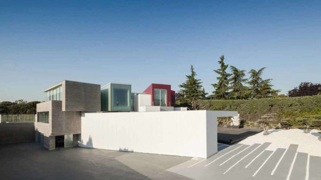 House H, luxury villa, Madrid, Abiboo Architecture, patio, natural light, green architecture, white stucco