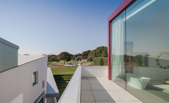 House H, luxury villa, Madrid, Abiboo Architecture, patio, natural light, green architecture, white stucco