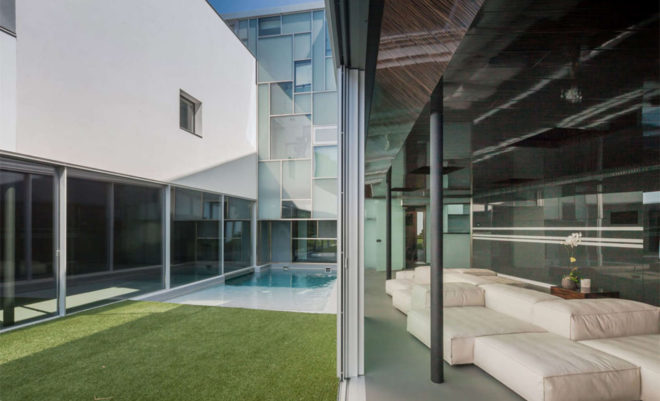 House H, luxury villa, Madrid, Abiboo Architecture, patio, natural light, green architecture, white stucco