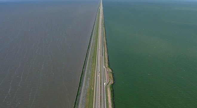 Daan Roosegaarde, dikes, green renovation, The Netherlands, ICOON AFSLUITDIJK, Afsluitdijk dike, Afsluitdijk Open, green infrastructure, flooding