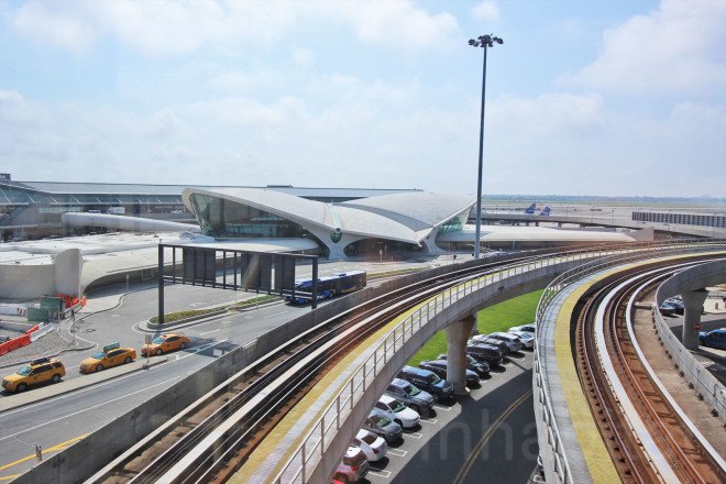 jetblue, jetblue farm, jetblue airlines, terminal 5 jfk, john f kennedy airport terminal 5, jfk jetblue terminal, farm at jfk, urban farming, airport farm