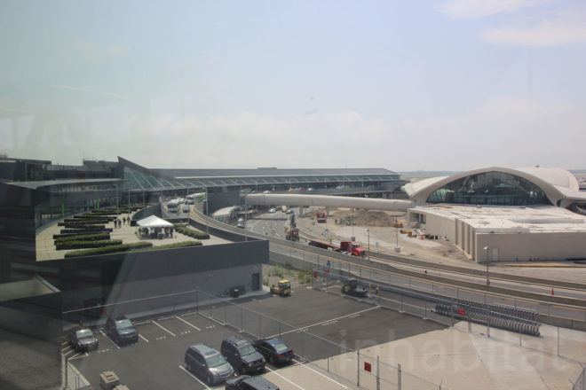 jetblue, jetblue farm, jetblue airlines, terminal 5 jfk, john f kennedy airport terminal 5, jfk jetblue terminal, farm at jfk, urban farming, airport farm