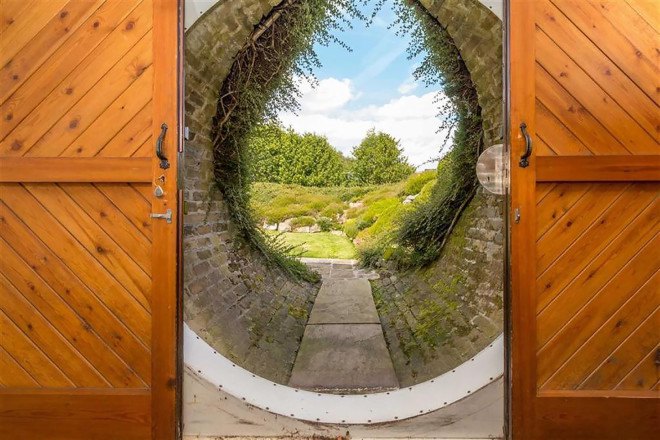 Hobbit, hobbit hole, hobbit home, hobbit house, Arthur Quarmby, Wm. Sykes & Son, earth sheltering, earth house, earth home, Underhill, England, Britain, UK, J.R.R. Tolkien, Lord of the Rings, The Hobbit