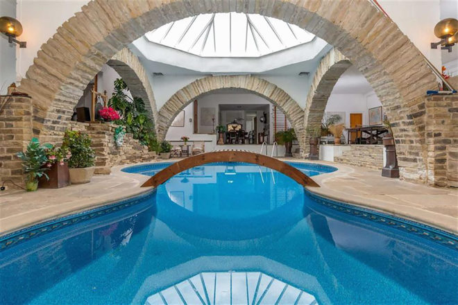 Hobbit, hobbit hole, hobbit home, hobbit house, Arthur Quarmby, Wm. Sykes & Son, earth sheltering, earth house, earth home, Underhill, England, Britain, UK, J.R.R. Tolkien, Lord of the Rings, The Hobbit