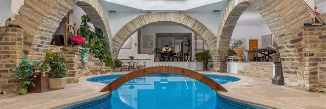 Hobbit hole, hobbit house, hobbit home, Arthur Quarmby, Wm. Sykes & Son, earth sheltering, earth sheltered home, earth home, earth house, Lord of the Rings home, The Hobbit home