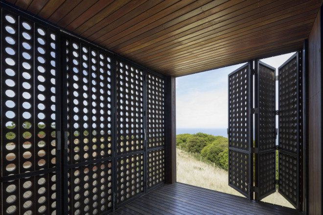 Jackson Clements Burrows, australia, moonlight cabin, beach cabin, cliff cabin, cliff house, sustainable wood, louvred shutters, cross-ventilation