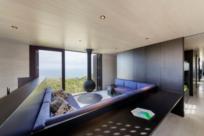 Jackson Clements Burrows, australia, moonlight cabin, beach cabin, cliff cabin, cliff house, sustainable wood, louvred shutters, cross-ventilation