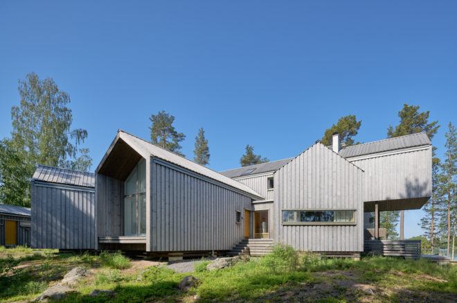 murman arkitekter, villa Sunnanö, Åke E:som Lindman, architecture, sweden, swedish architecture, lakeside house, lake house, waterside house, gable, wooden villa, swedish villa