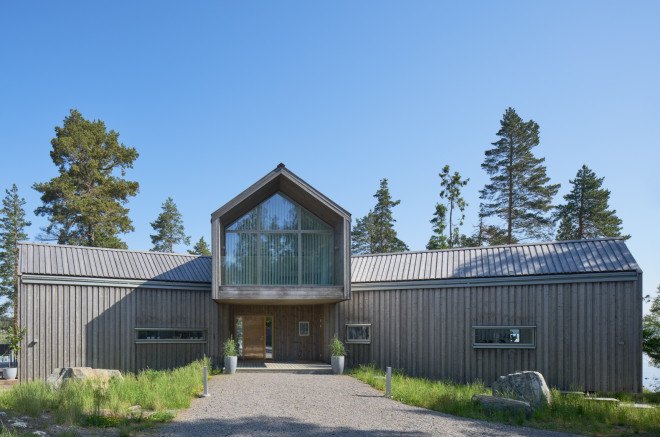 murman arkitekter, villa Sunnanö, Åke E:som Lindman, architecture, sweden, swedish architecture, lakeside house, lake house, waterside house, gable, wooden villa, swedish villa