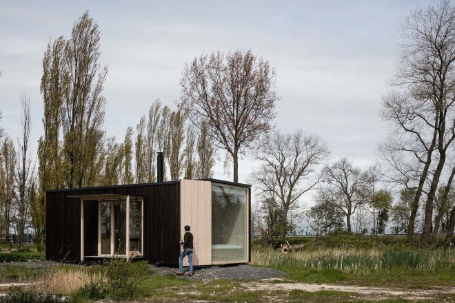 Off-grid cabin by Ark Shelter, prefab galloping, off-grid cabin, off-grid prefab cabin, wind-powered cabin