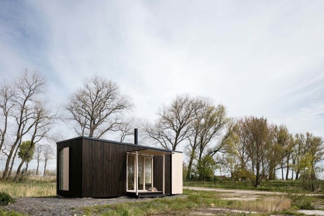 Off-grid cabin by Ark Shelter, prefab galloping, off-grid cabin, off-grid prefab cabin, wind-powered cabin
