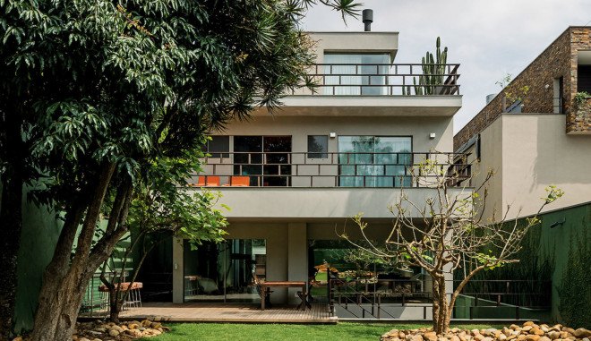 palm fiber, Sao Paulo, Fernando and Humberto Campana, sustainable building, sustainable facade, organic materials, reclaimed wood, green architecture