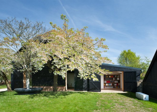 Albion Barn by Studio Seilern Architects, hidden library in barn, Albion Barn in Oxfordshire, farmhouse with library, hidden library design