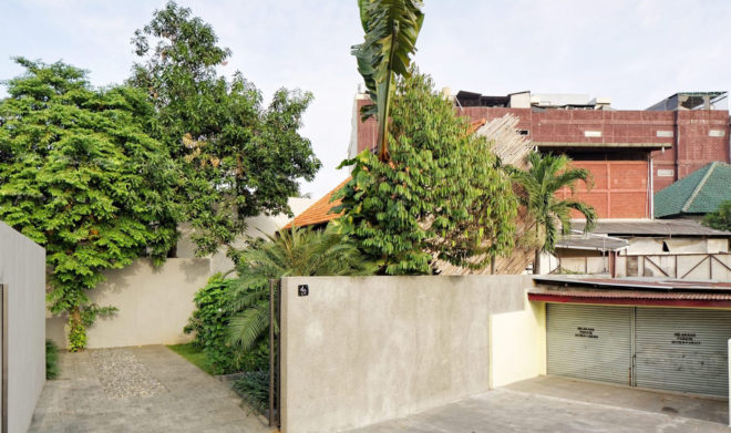 Wahana Architects, DeeRoemah house, natural ventilation, cross ventilation, Jakarta, green renovation, reused materials, skylight, natural light, shade structure, green architecture